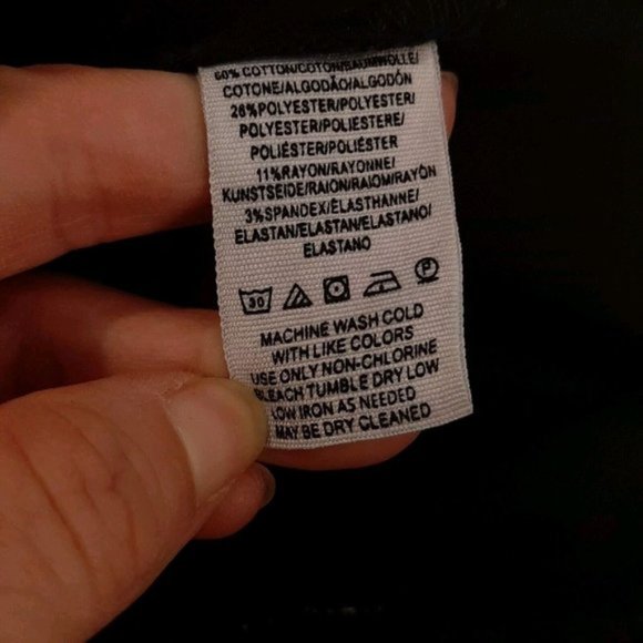 ⏬ Free People So Chic Shorts Womens Size 30 Clean Black Bermuda Denim Raw Hem - Picture 16 of 16